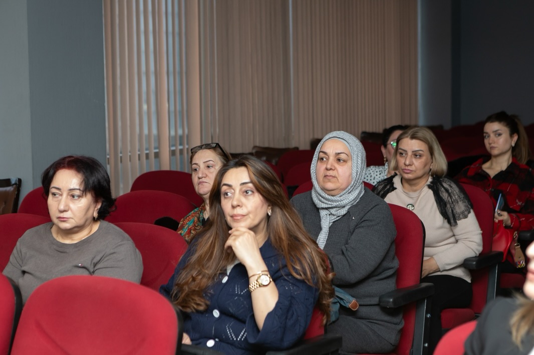 27.01.2026-cı il tarixində TƏBİB-in dəstəyi, Respublika Endokrinoloji Mərkəzinin (REM) və Bakı Baş Səhiyyə Mərkəzinin birgə təşkilatçılığı ilə endokrinoloji xidmətin təkmilləşdirilməsi məqsədilə seminar keçirilib.